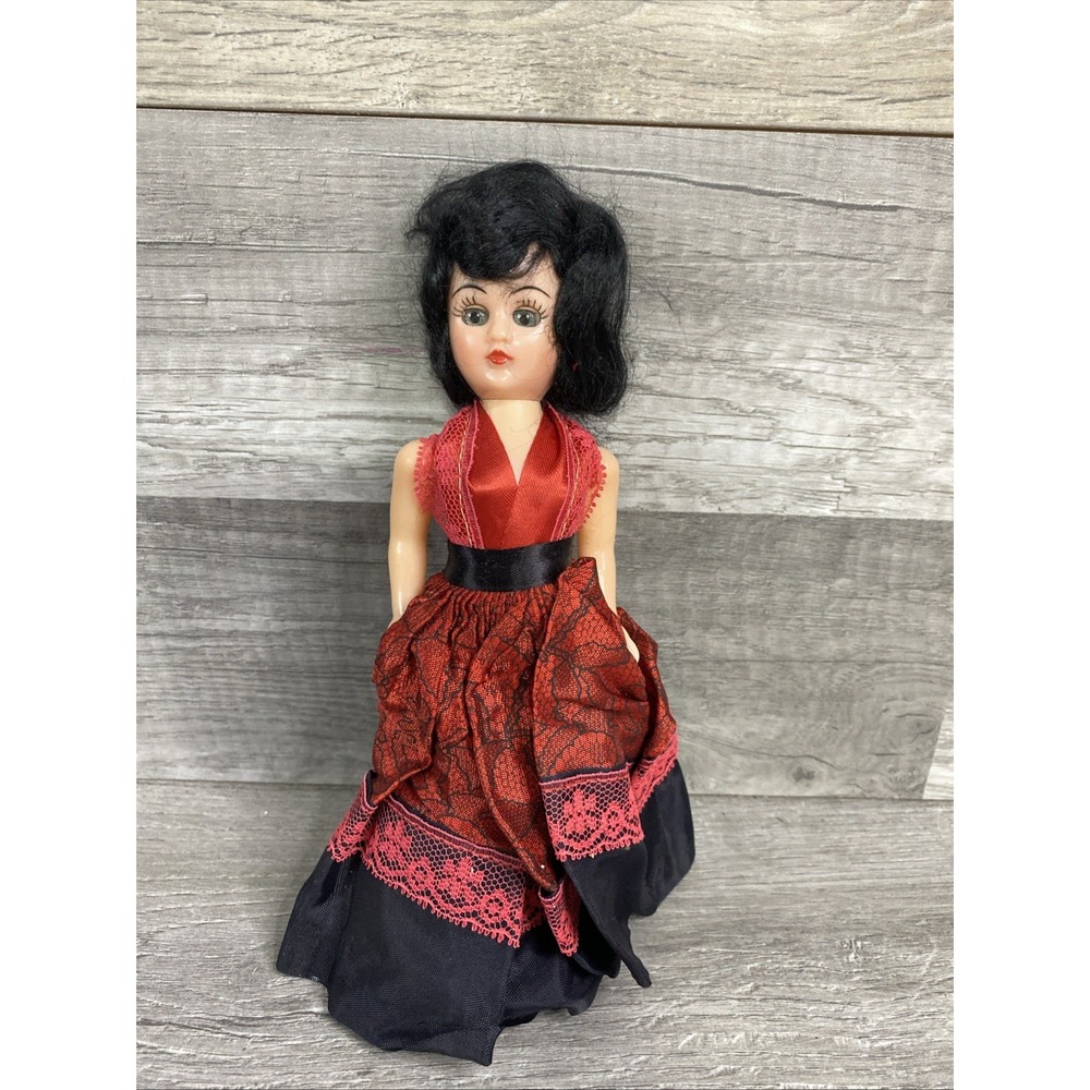 Vintage 1970s Arco Gas Station Dolls Of The World Spain With Sleepy‎ Eyes